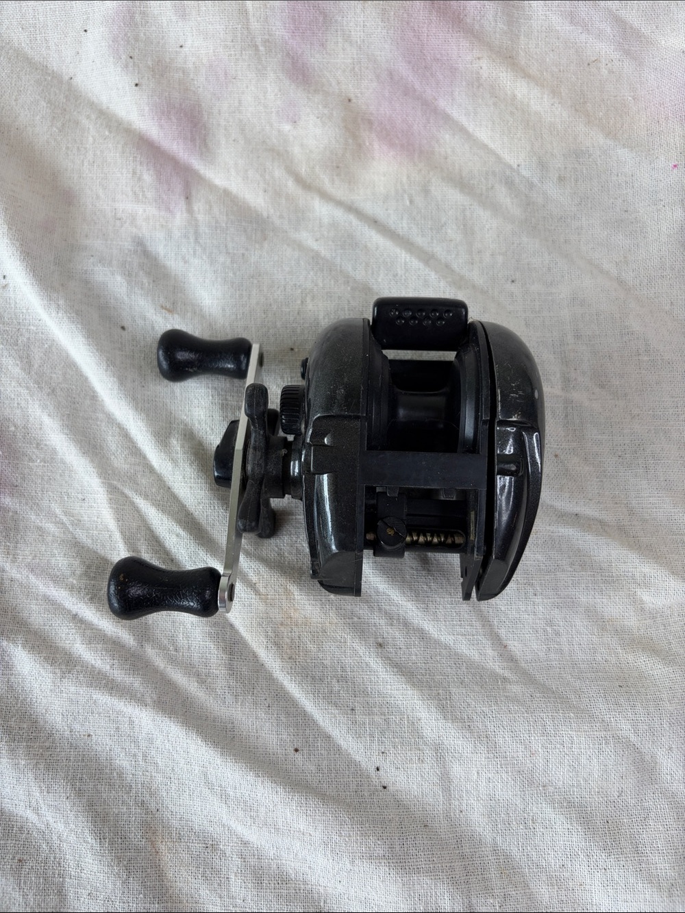 Black Baitcasting Fishing Reel